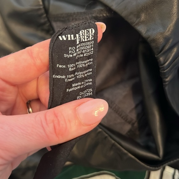 Wilfred Free Aritzia Daria Vegan Leather Pants / Leggings Black High Waist - Picture 4 of 4